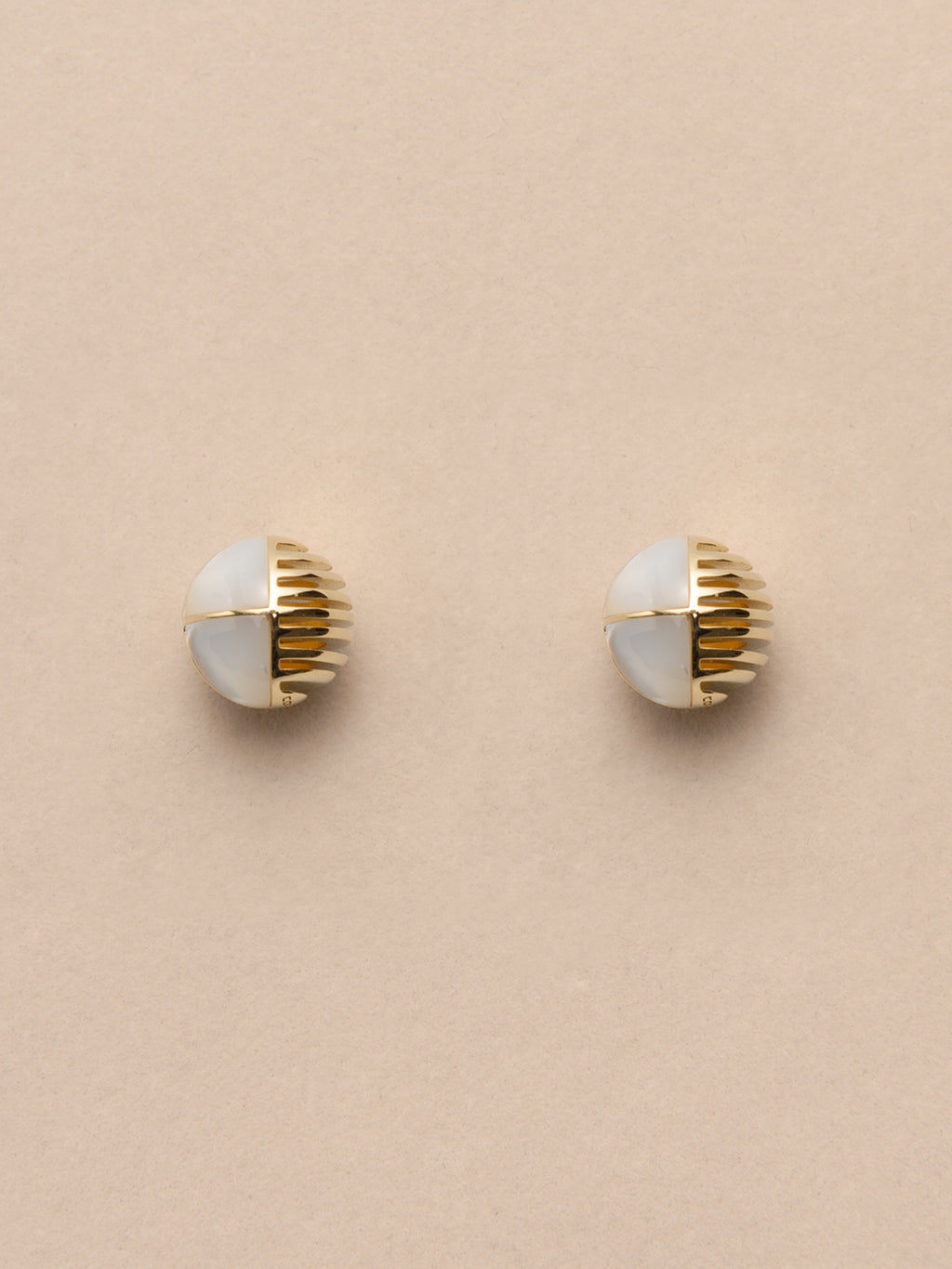 MICROPHONE PEARL EARRINGS