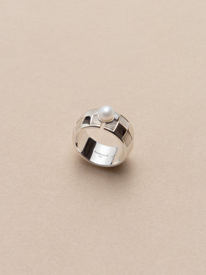 CHECKERBOARD PEARL RING