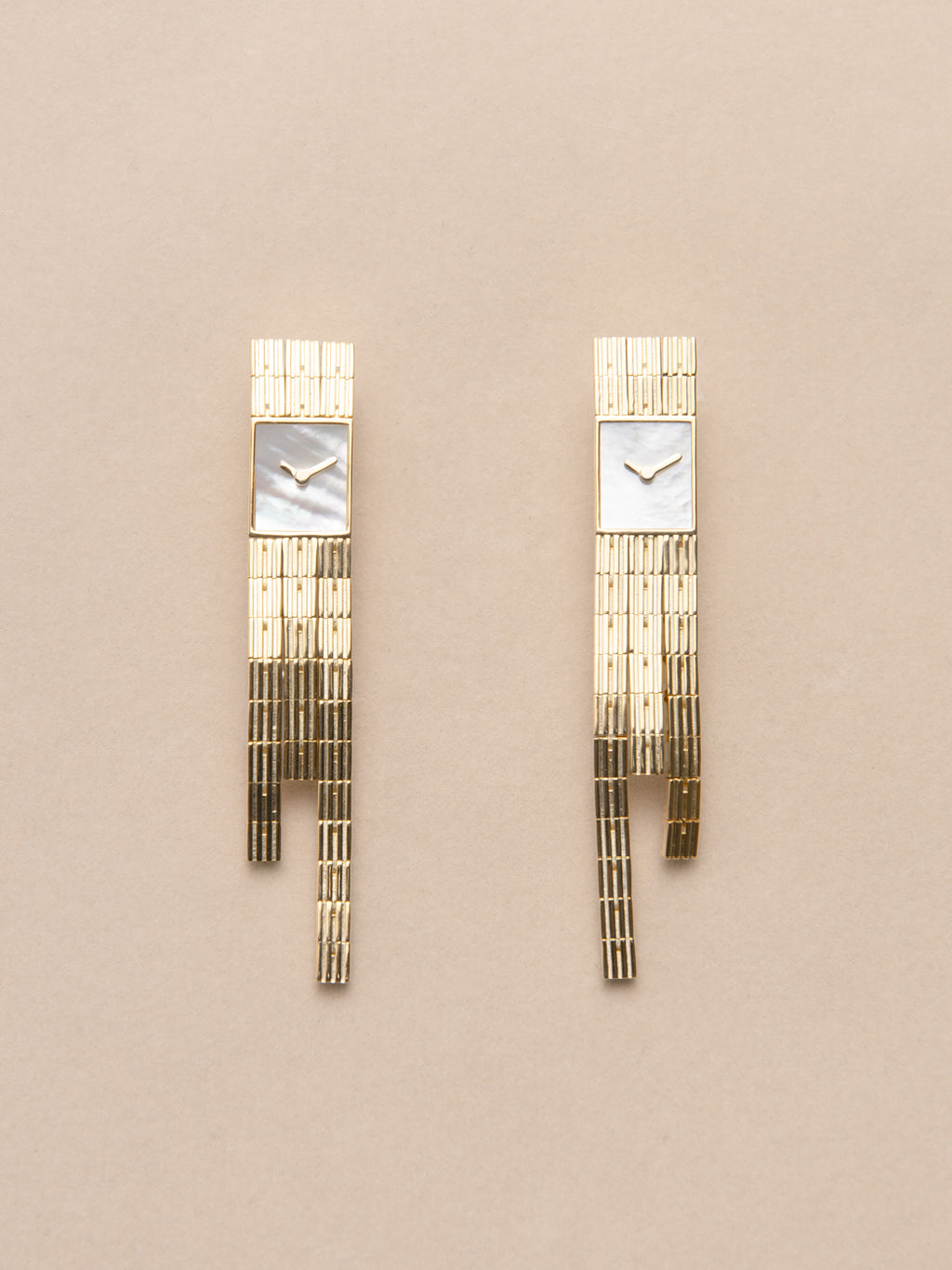 WATCH PLATE PEARL EARRINGS