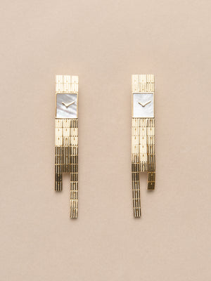 WATCH PLATE PEARL EARRINGS