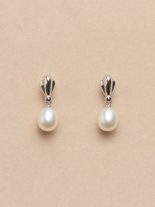 CONTROL STICK PEARL EARRINGS