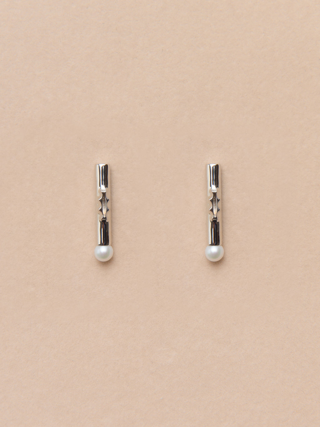 MOTOR PEARL EARRINGS