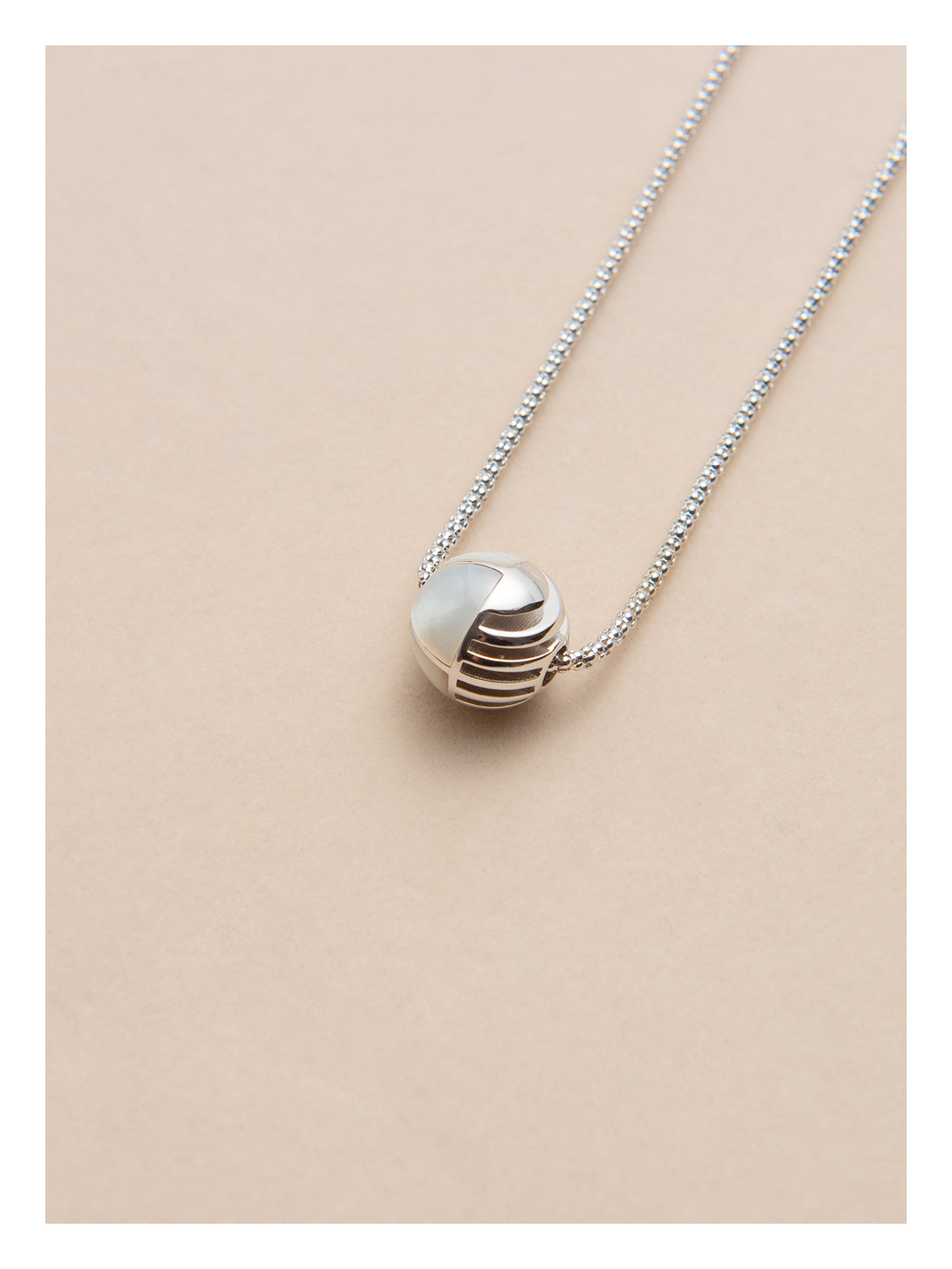 MICROPHONE PEARL PENDENT