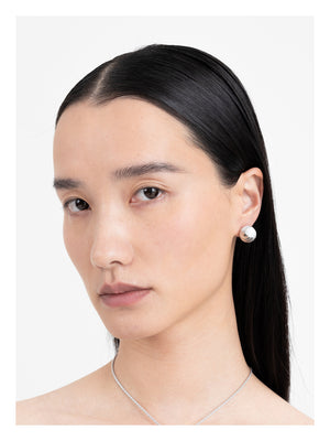 MICROPHONE PEARL EARRINGS