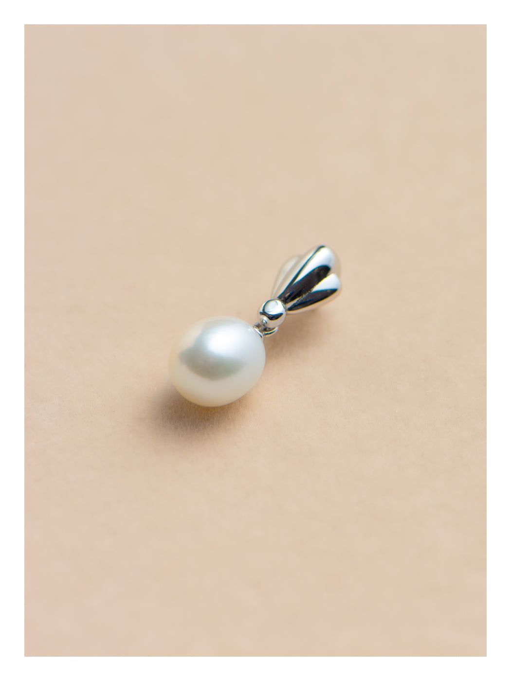 CONTROL STICK PEARL EARRINGS