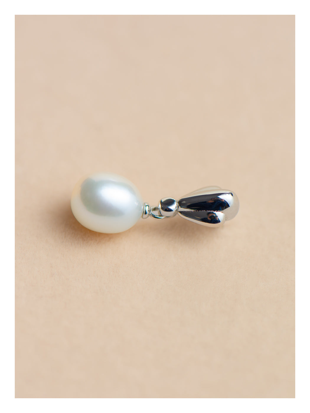 CONTROL STICK PEARL EARRINGS