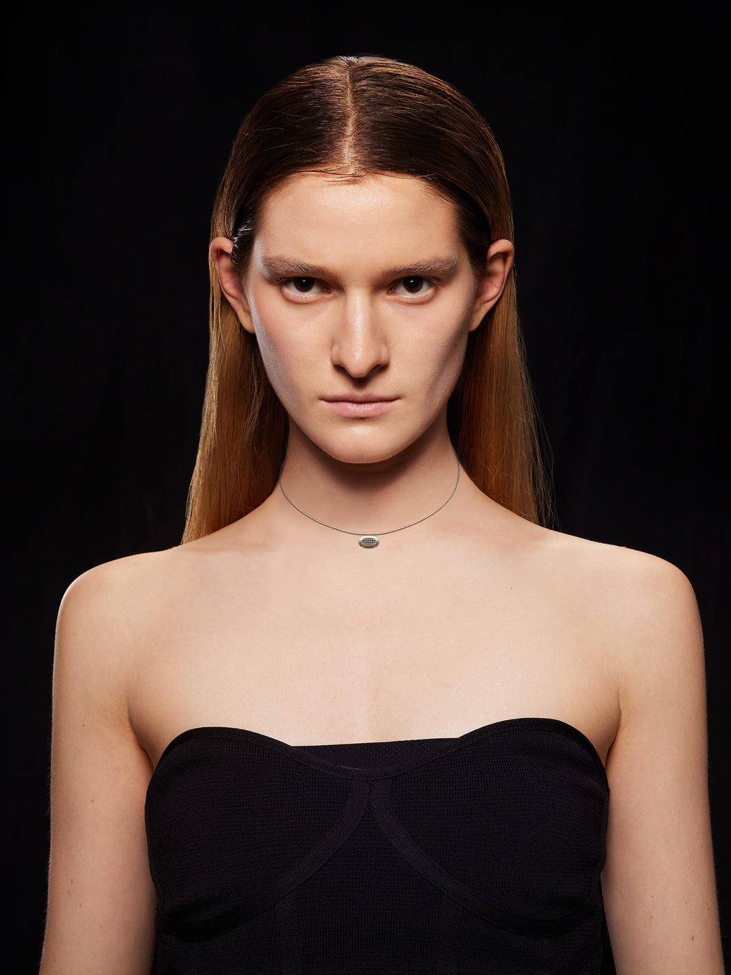 STEREO MESH CHOKER