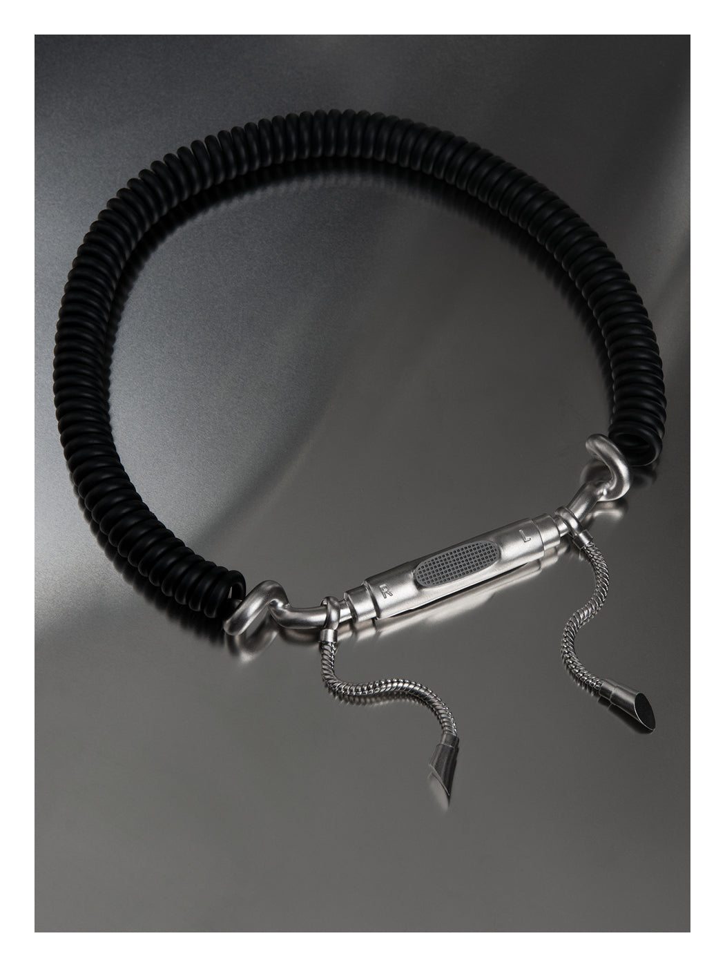 STEREO RUBBER CORD NECKLA